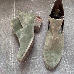 Me Too Booties - 8.5 B - Olive
